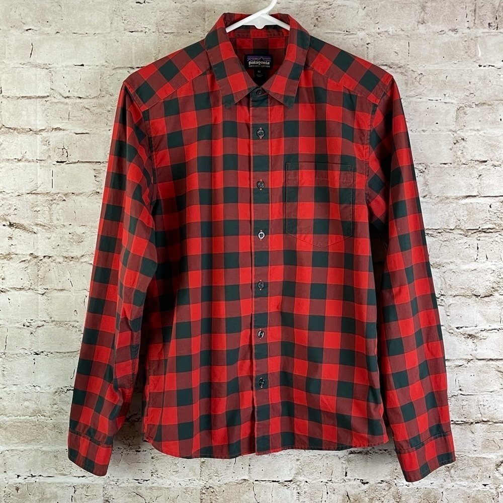 Patagonia Red and Green Plaid Casual Button Down Shirt